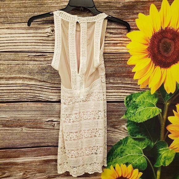 Kimchi Blue sleeveless blush/cream small Pre-owned - Picture 1 of 7